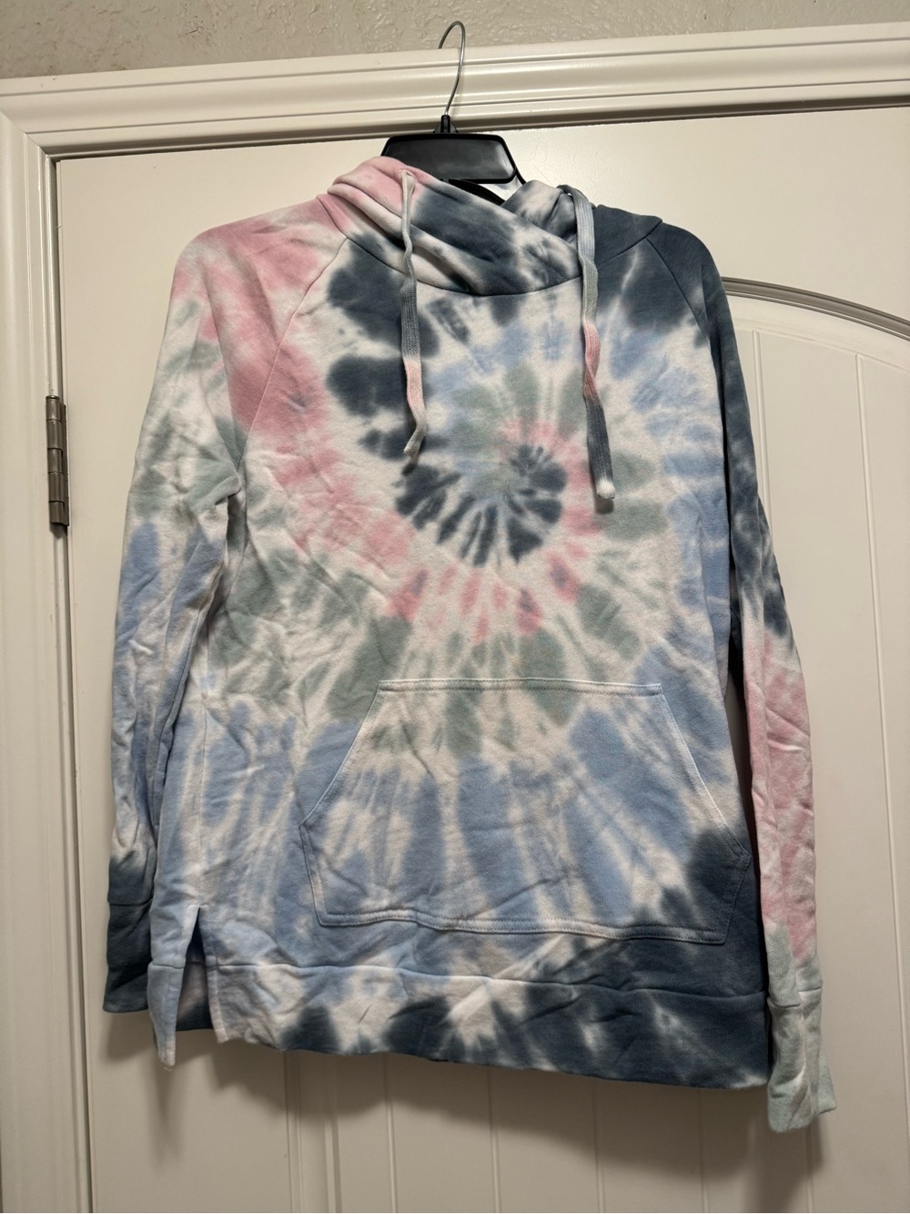 GreenTea Tie-Dye Pullover Hoodie in Pink, Blue, Gray, Green